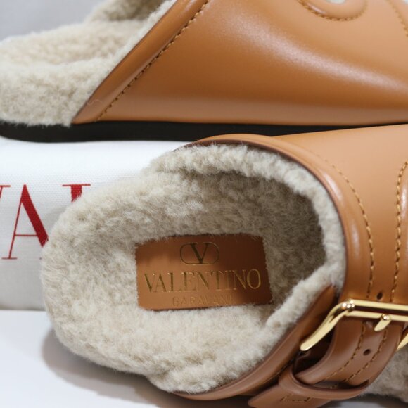 Valentino Garavani Fussfriend shearling-lined leather sandals - Picture 5 of 6